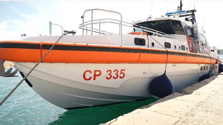 coastal patrol boat capitaneria di porto guardia costiera