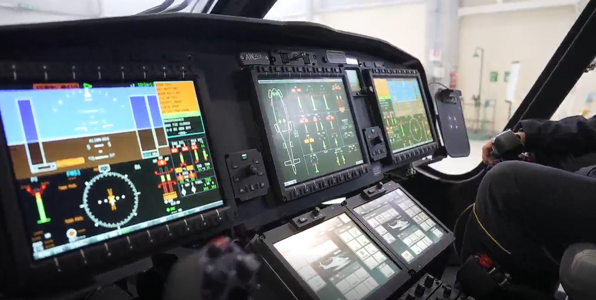 elicottero aw169 attrezzature interne